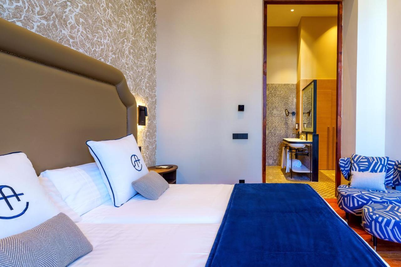 Deluxe Room,1384884398:JPEG