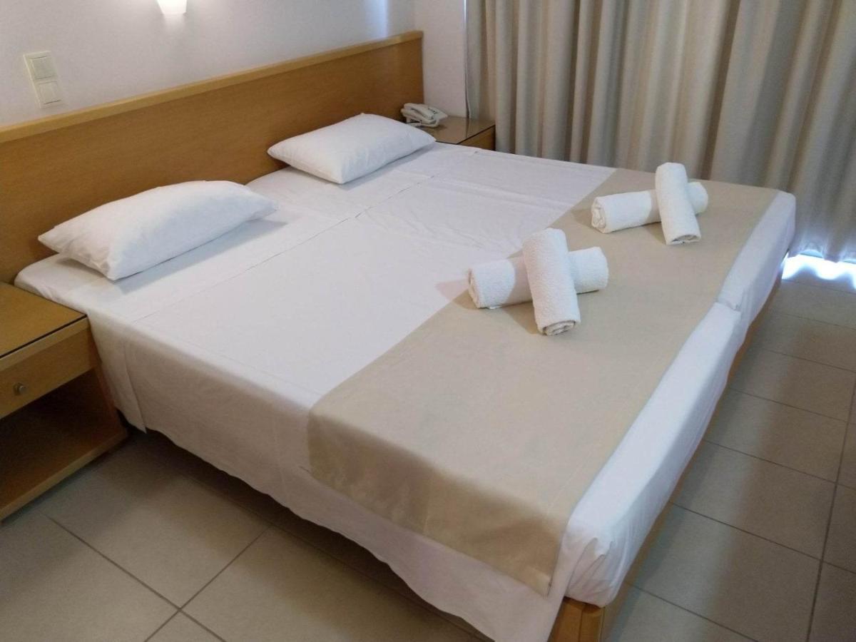 Twin Room,1341771083:JPEG