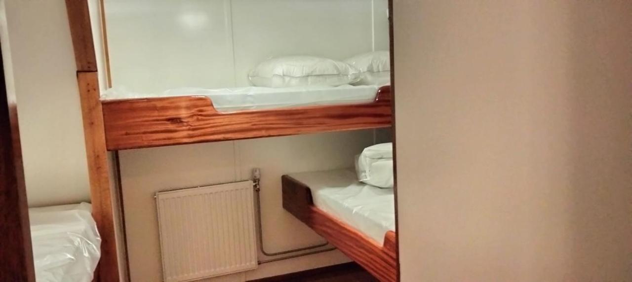 Triple Room Bathroom,1347122411:JPEG