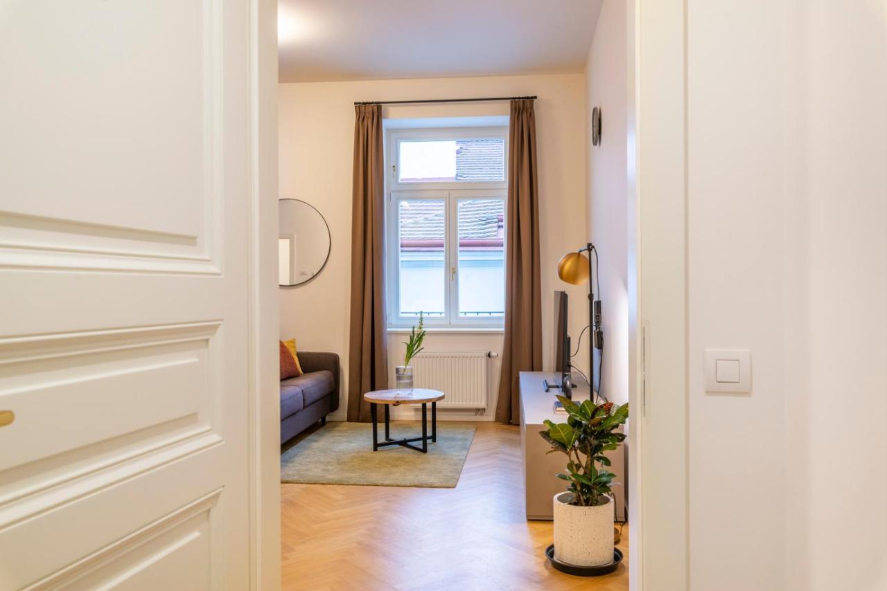 Apartamento con balcón