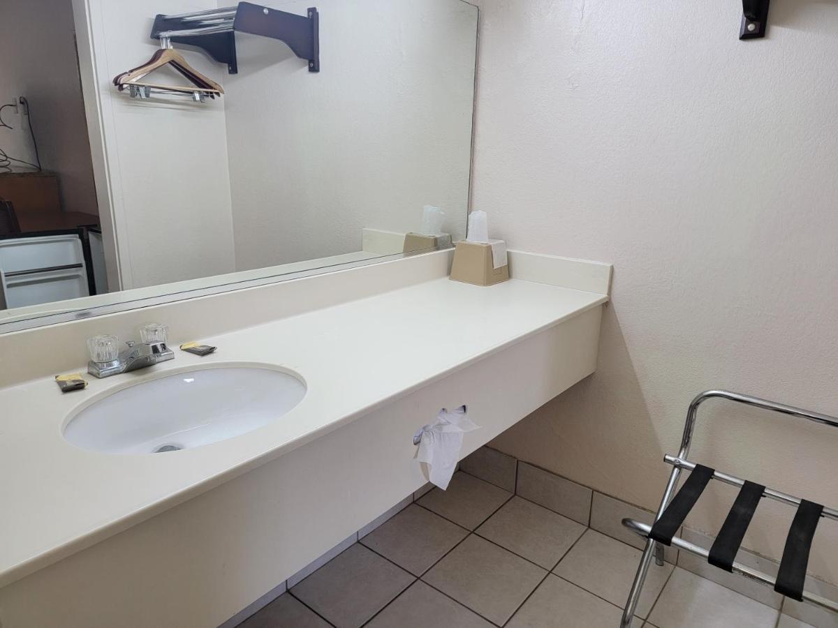 Standard Room with Two Double Beds - Smoking