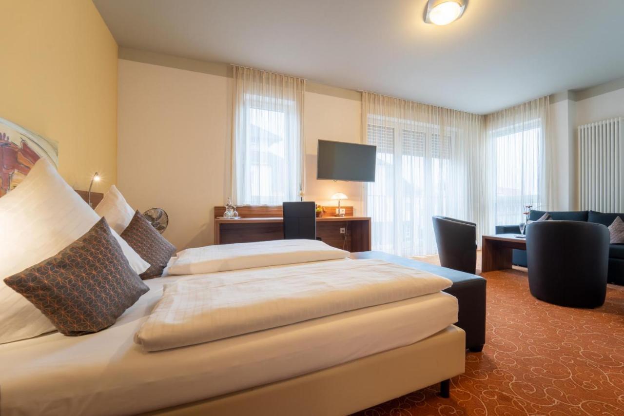 Large Double Room,1378831826:JPEG