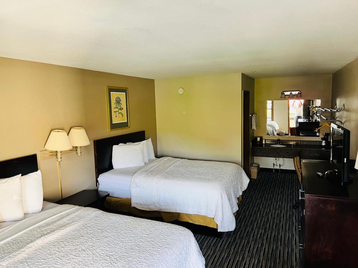 Double Room Two Double Beds Non Smoking,1377455249:JPEG