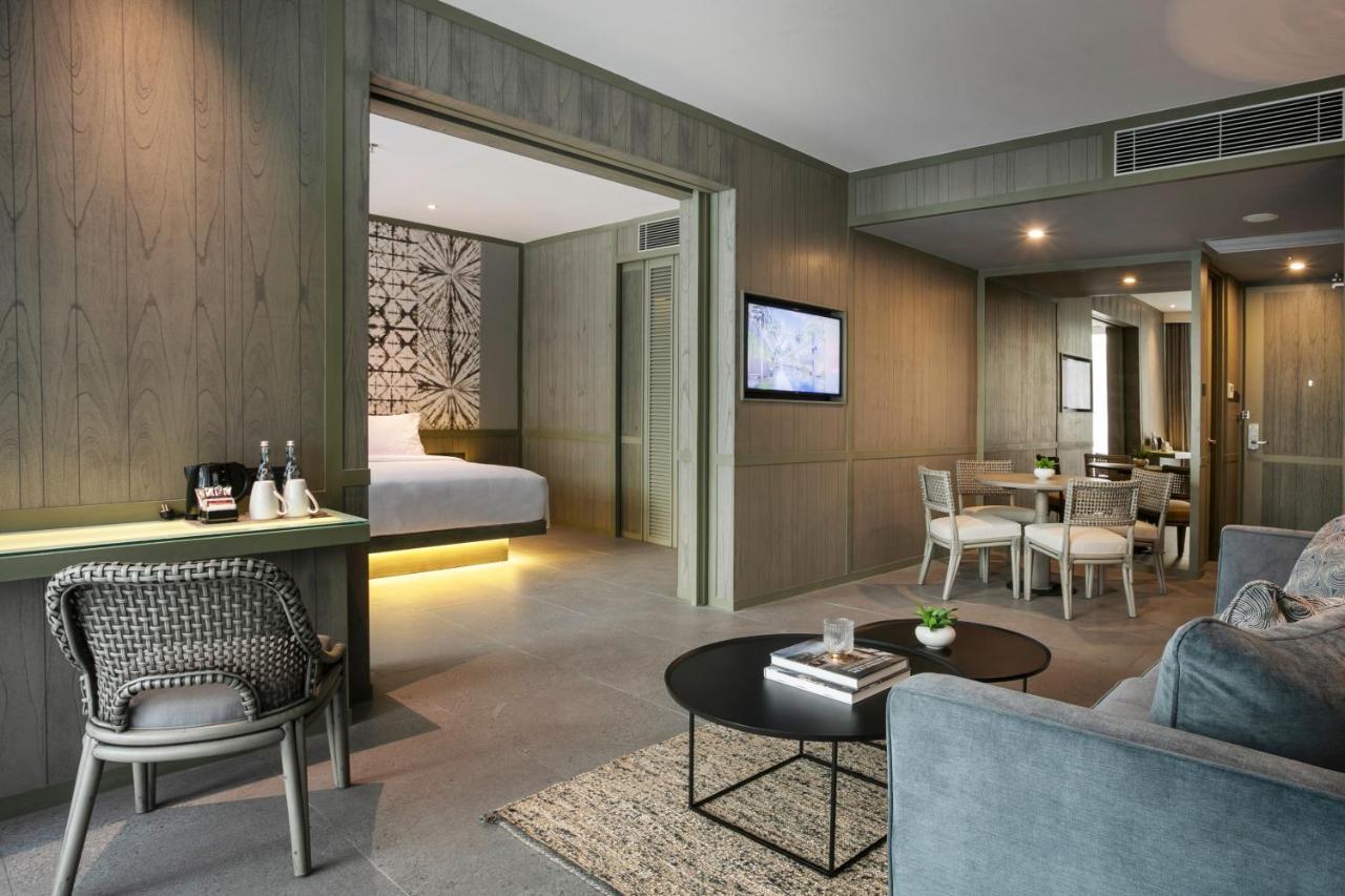 Suite Bathtub,1773406182:JPEG