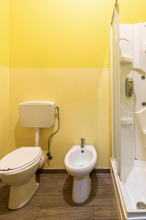 Double Room Private External Bathroom,1387749422:JPEG