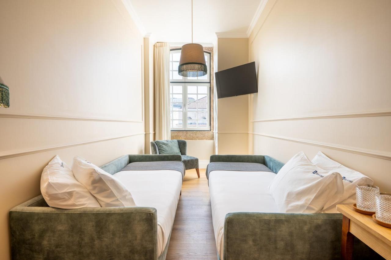 Small Twin Room,1593990296:JPEG