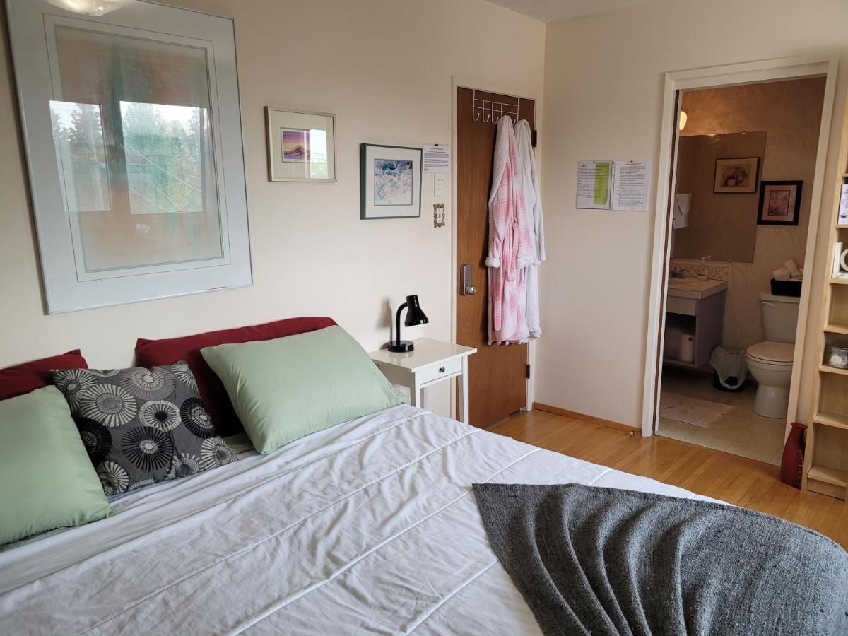 Double Room Private Bathroom