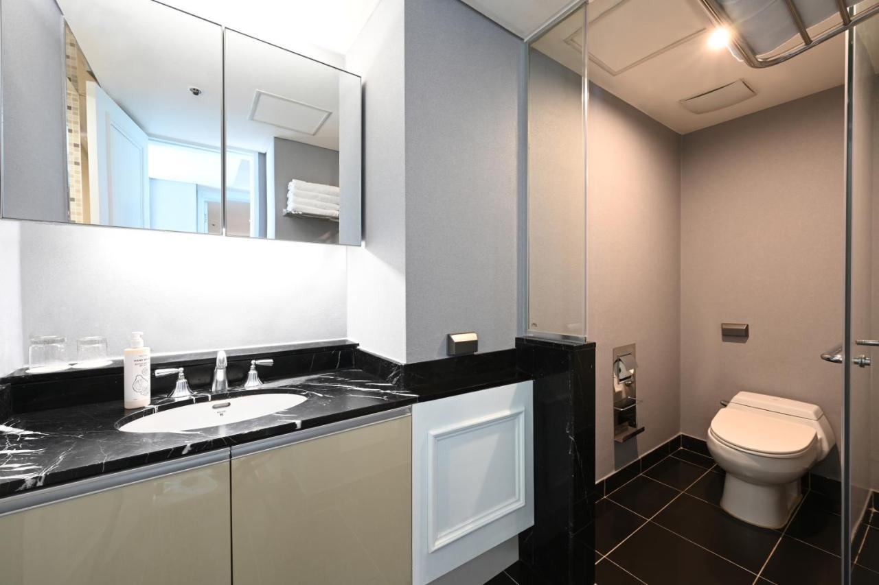 Executive Suite With Half Ocean View