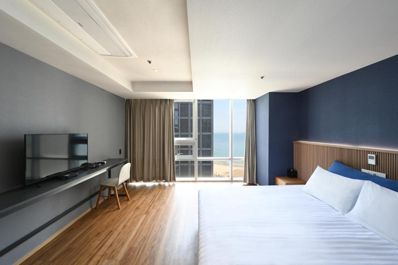 Deluxe Double Room Half Ocean View