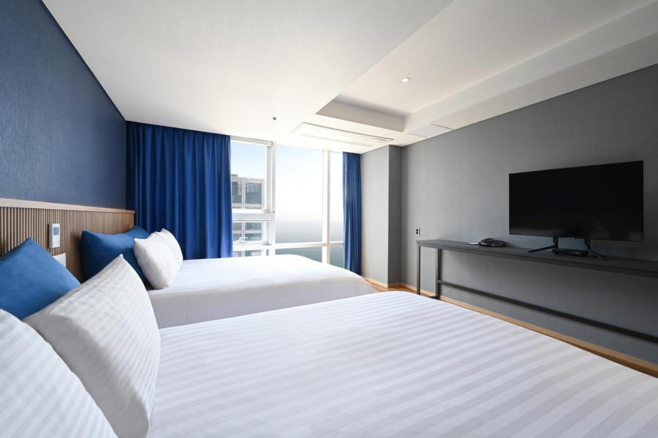 Deluxe Super Twin Room Half Ocean View