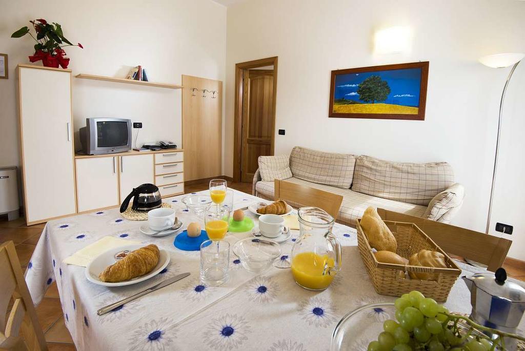 One-Bedroom Apartment,141063501:JPEG