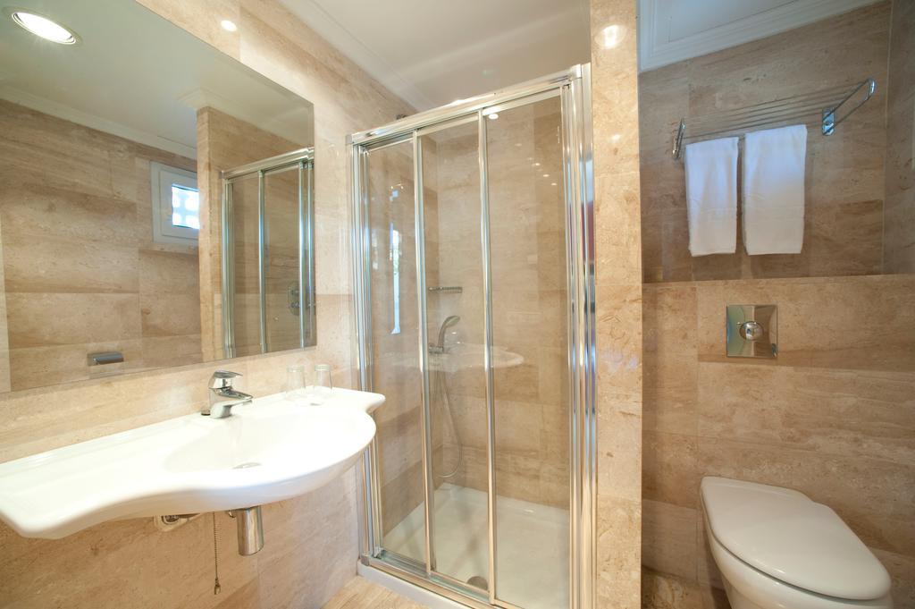 Twin Room,1548186364:JPEG