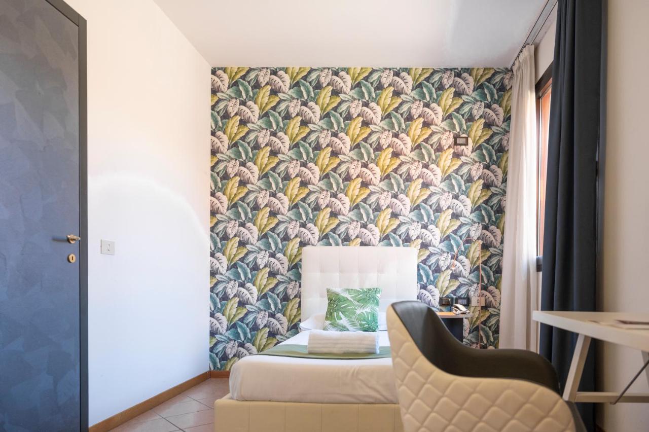 Standard Single Room,1414623459:JPEG