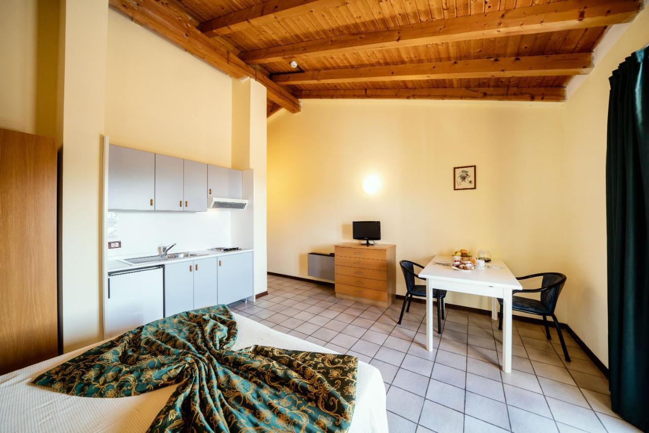Studio Apartment,1588110812:JPEG