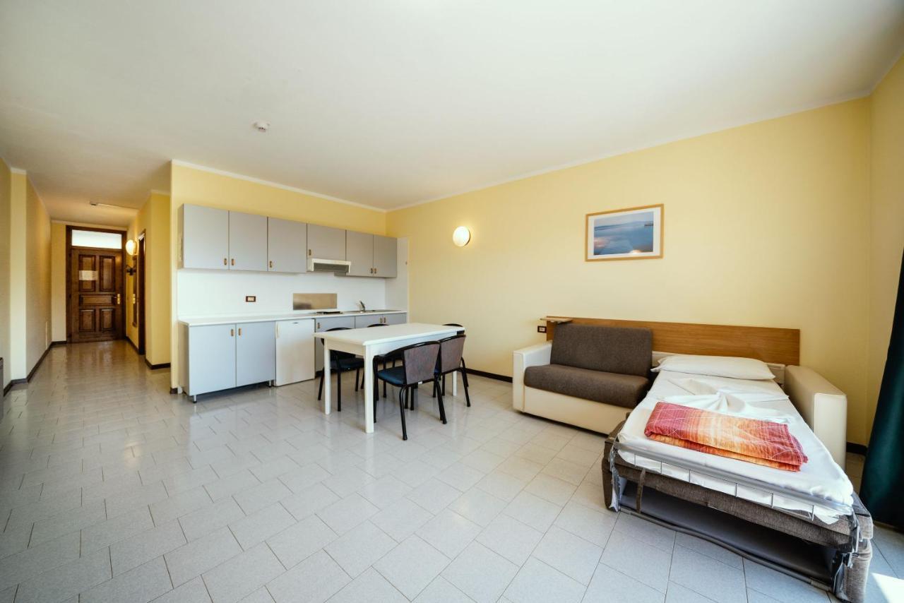 One-Bedroom Apartment,1571303150:JPEG