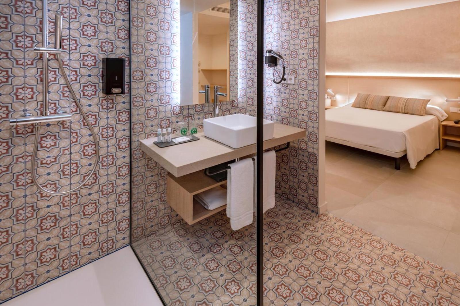 Junior Suite (2 Adults)