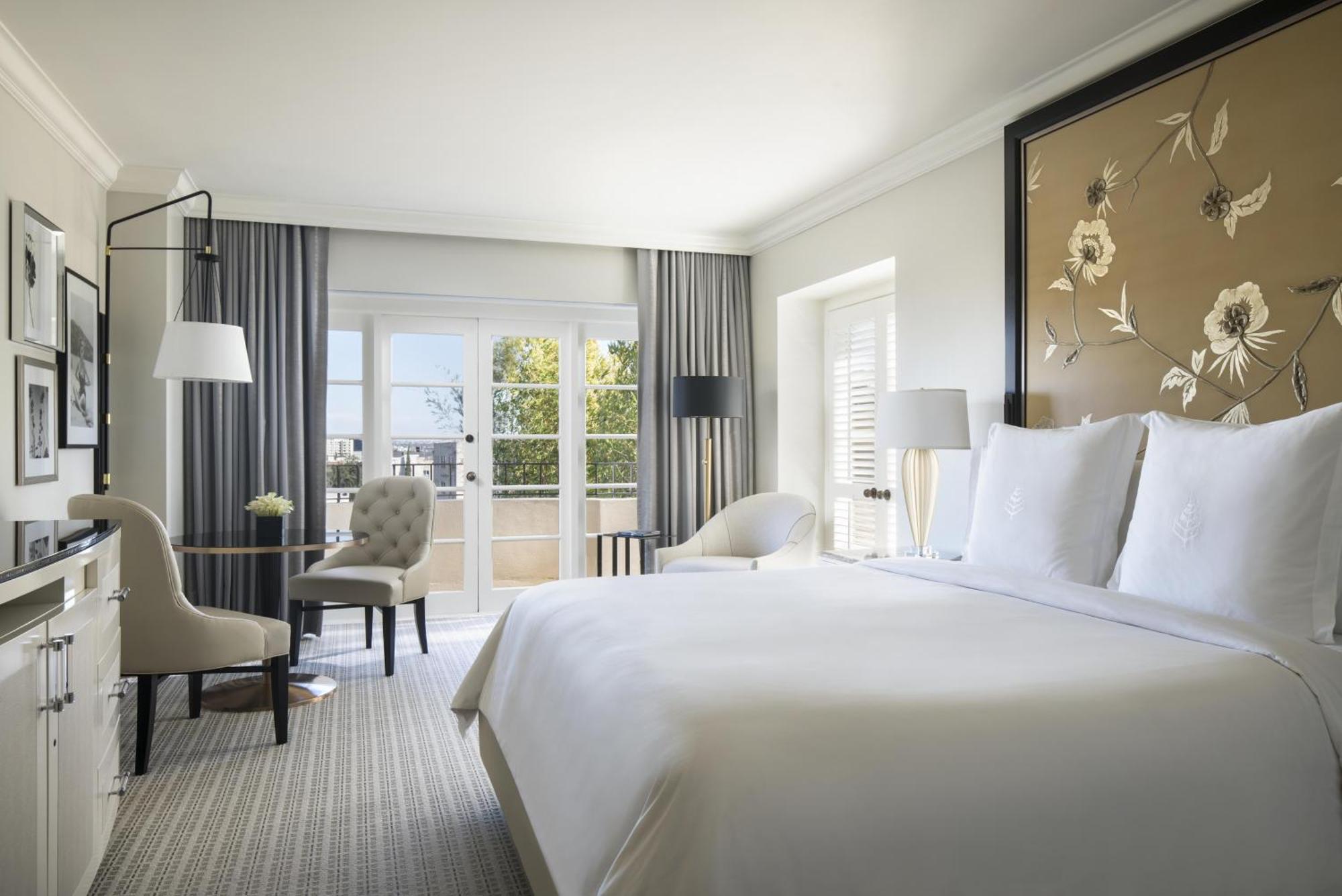 Superior King Room Balcony