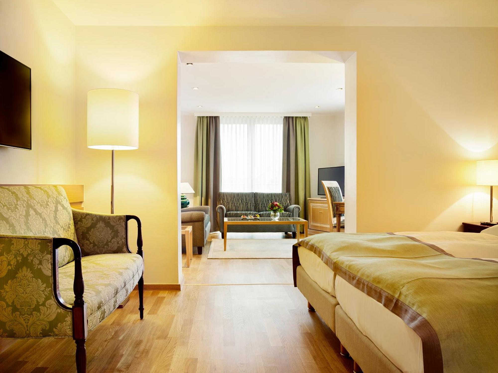 Junior Suite,1435806727:JPEG