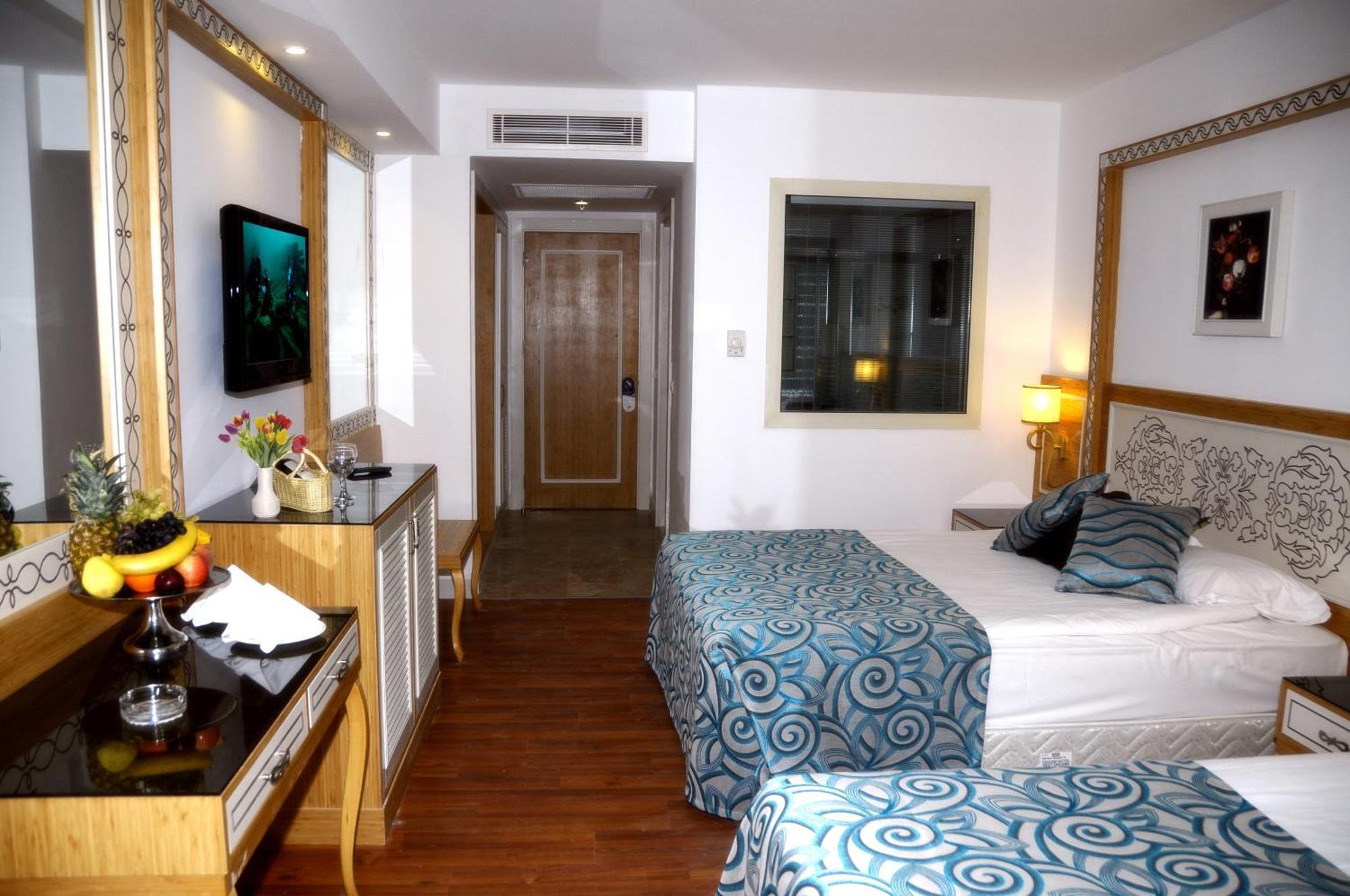 Double or Twin Room with Side Sea View,1438511116:JPEG