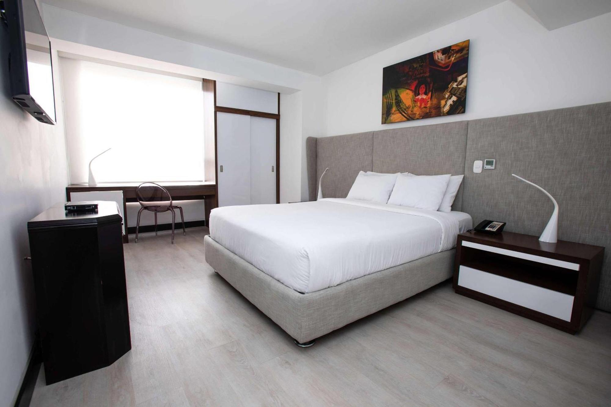 Queen Room,1277948962:JPEG