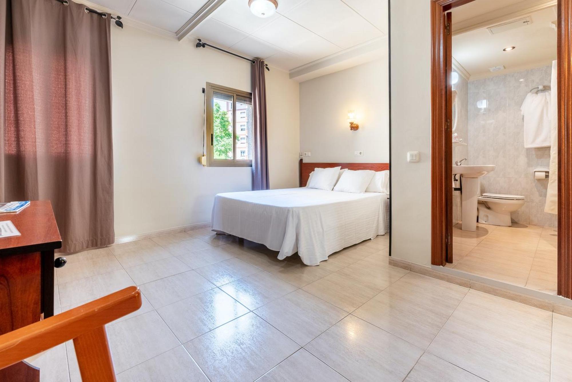 Double Room,1066093819:JPEG