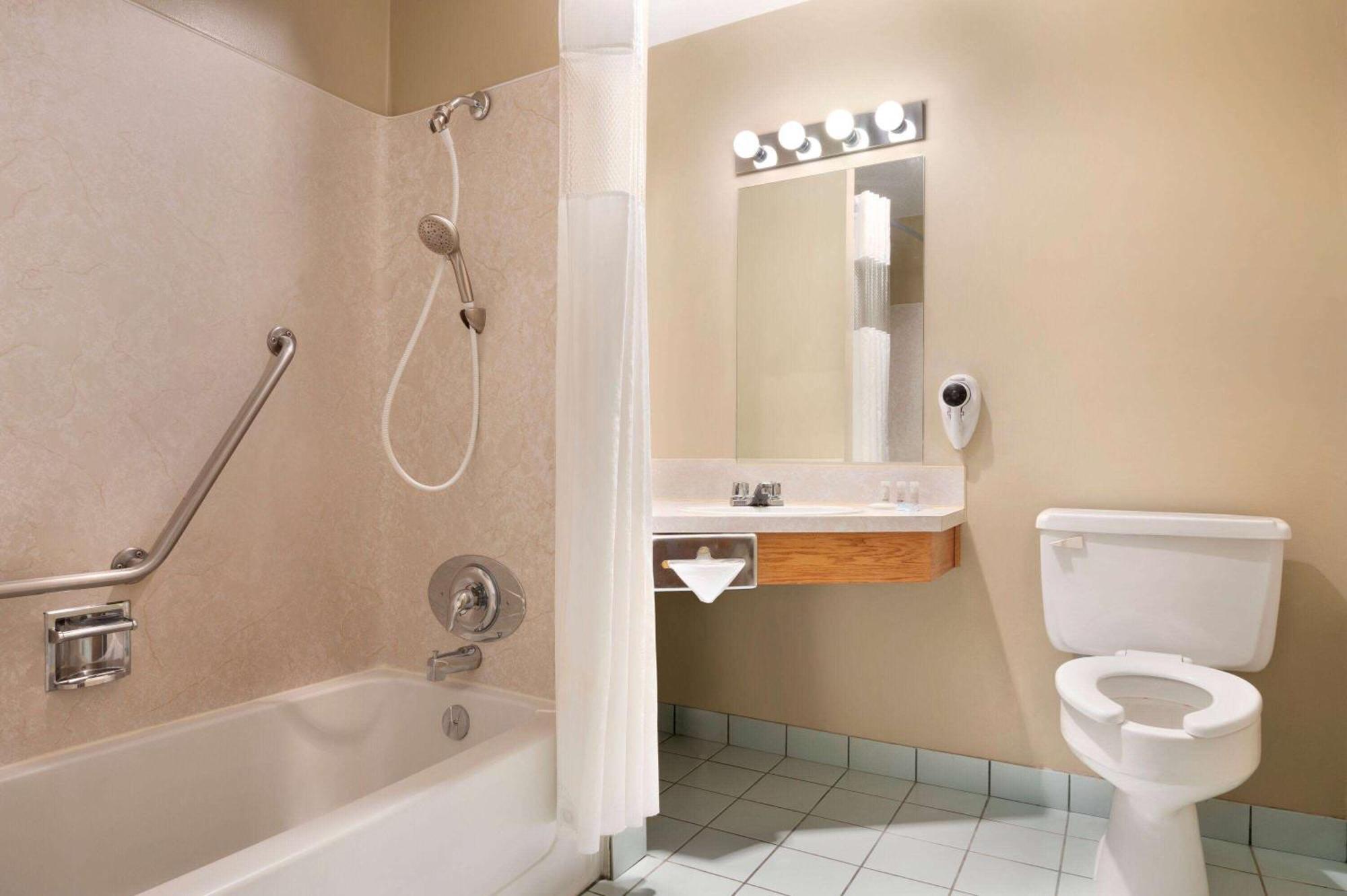 Queen Room - Mobility Access/Non-Smoking,1283006278:JPEG