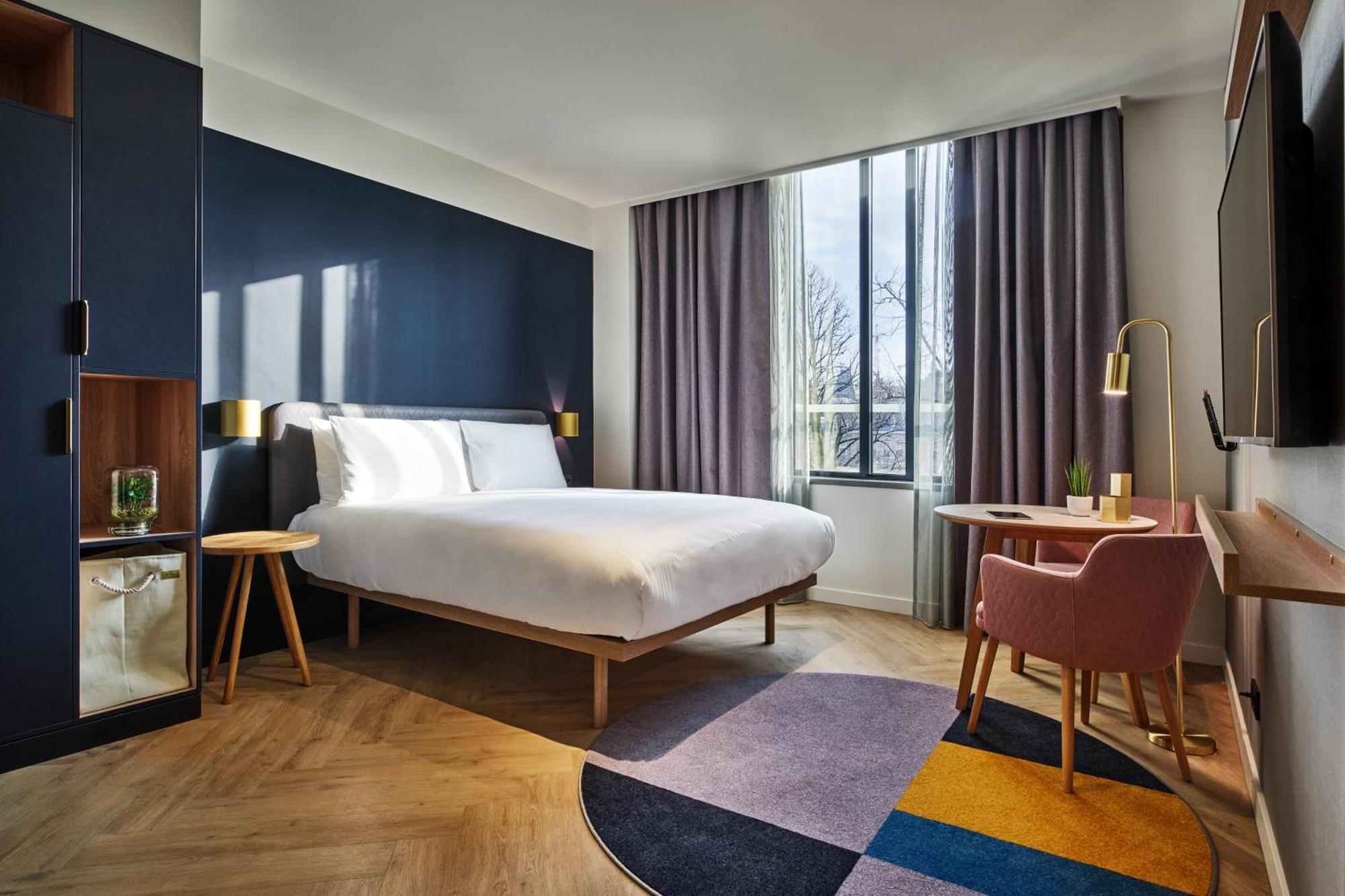 Studio Suite Queen Bed Parliament View,1458144343:JPEG