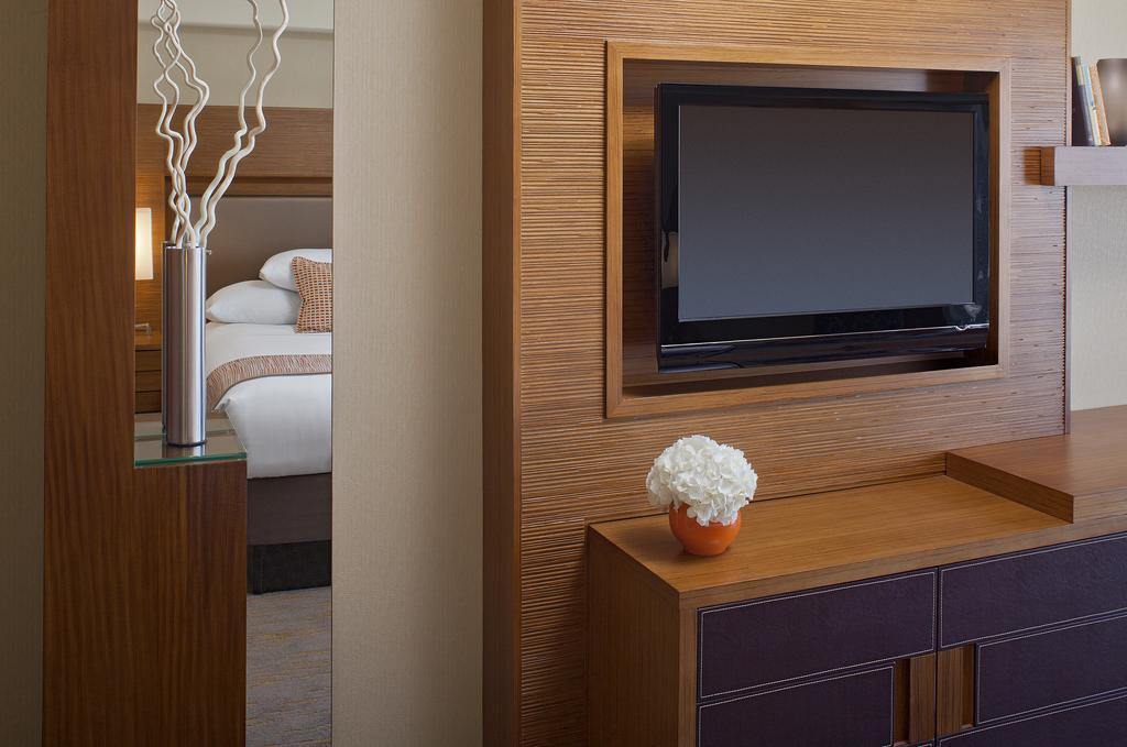 Double Room with Two Double Beds - Club Access,691343637:JPEG