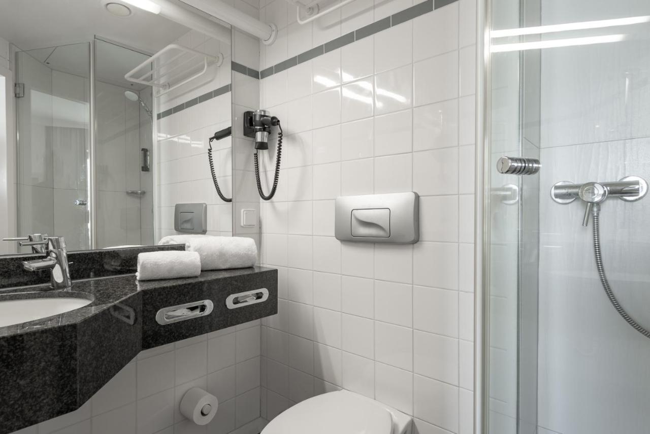 Twin Room,1566917699:JPEG