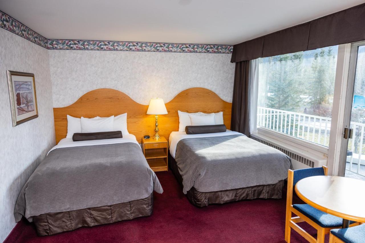 Two Double Beds Room River View,1498825726:JPEG
