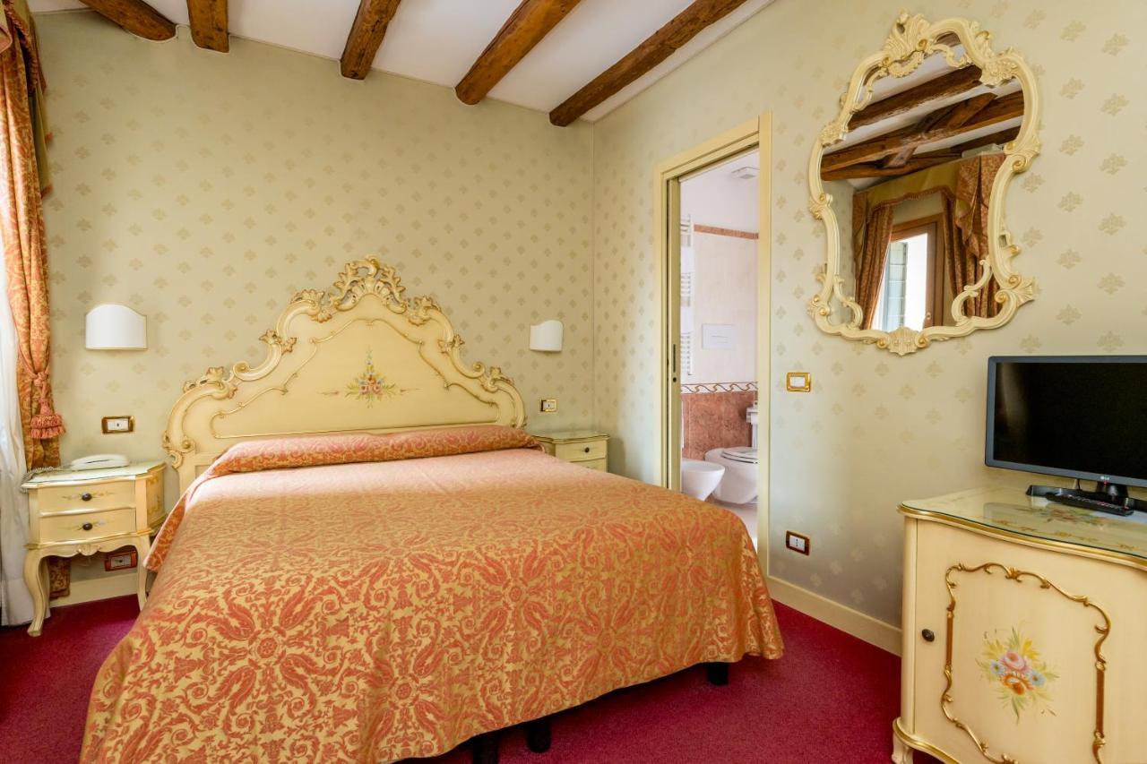 Classic Double Room Square View,1274540443:JPEG