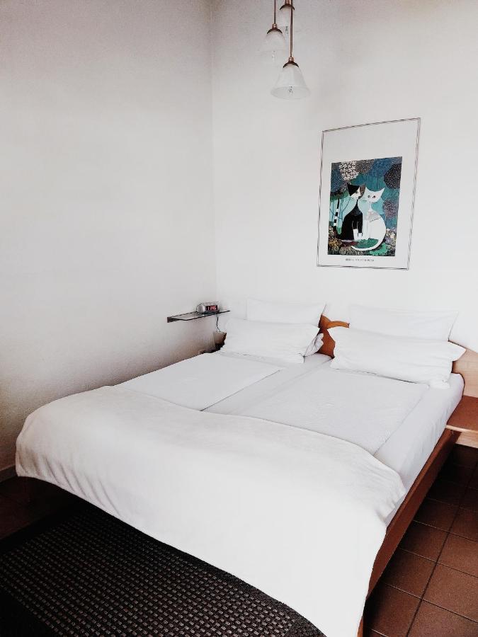 Double Room,1498618558:JPEG