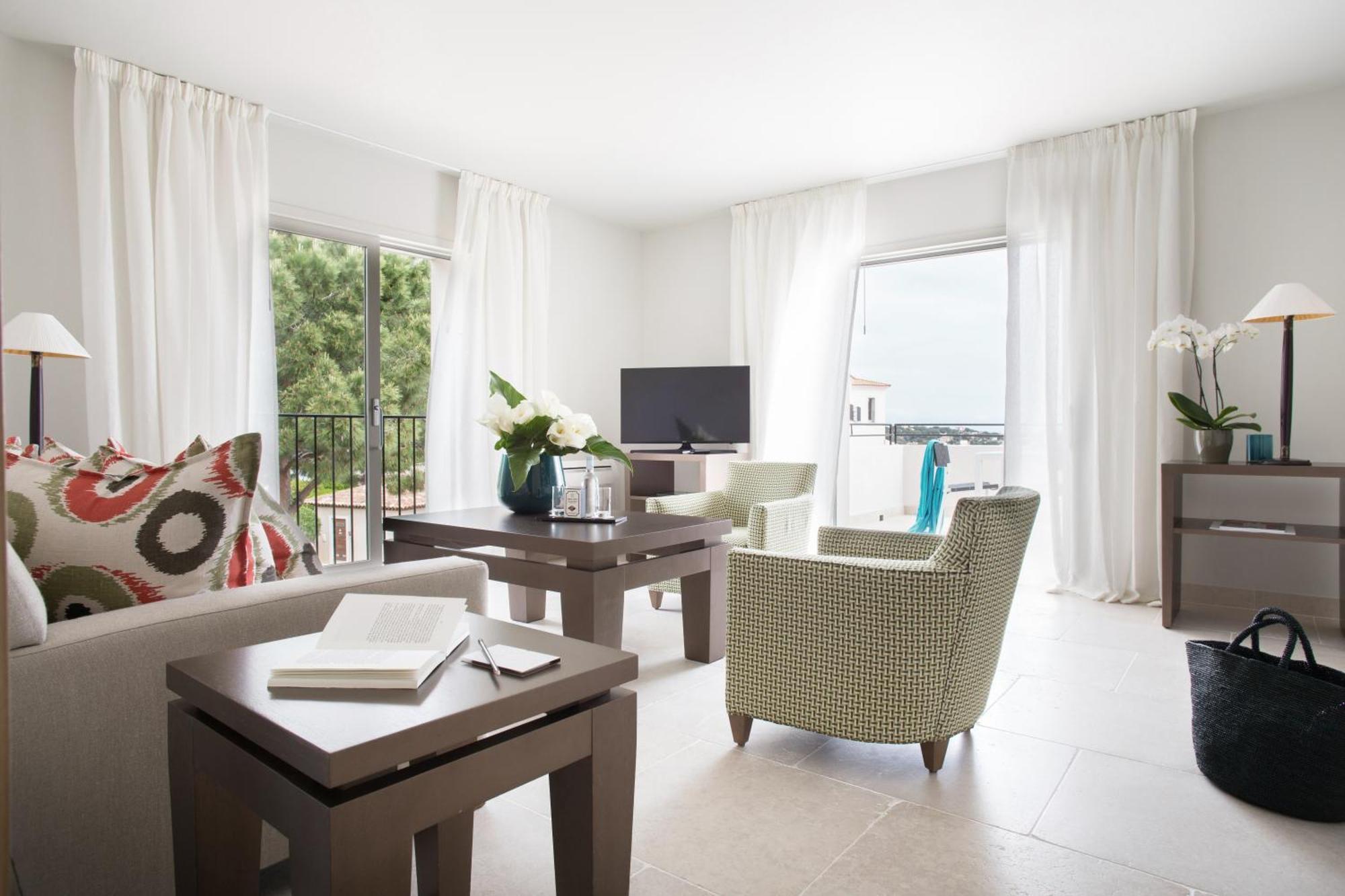 Two-Bedroom Apartment Sea View,1499514442:JPEG