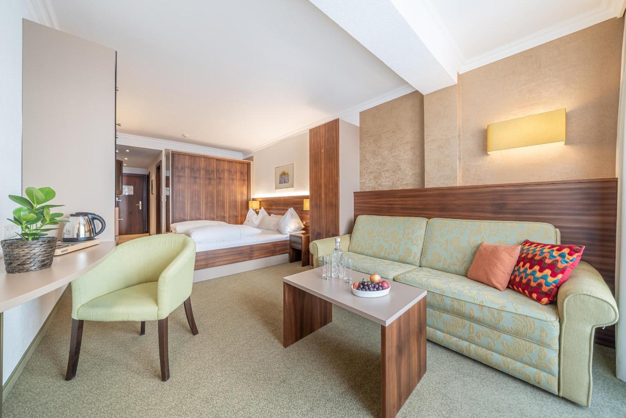 Deluxe Family Room