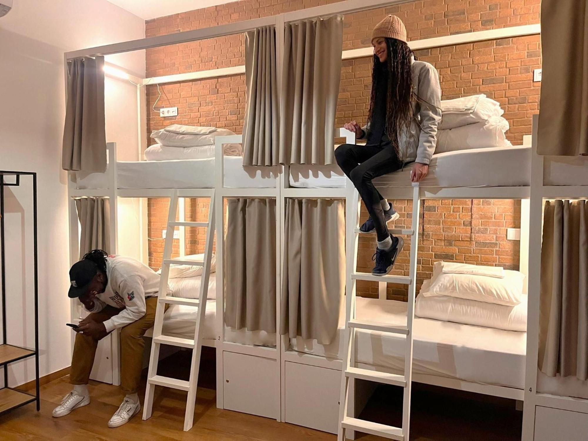 Bed 8-Bed Mixed Dormitory Room