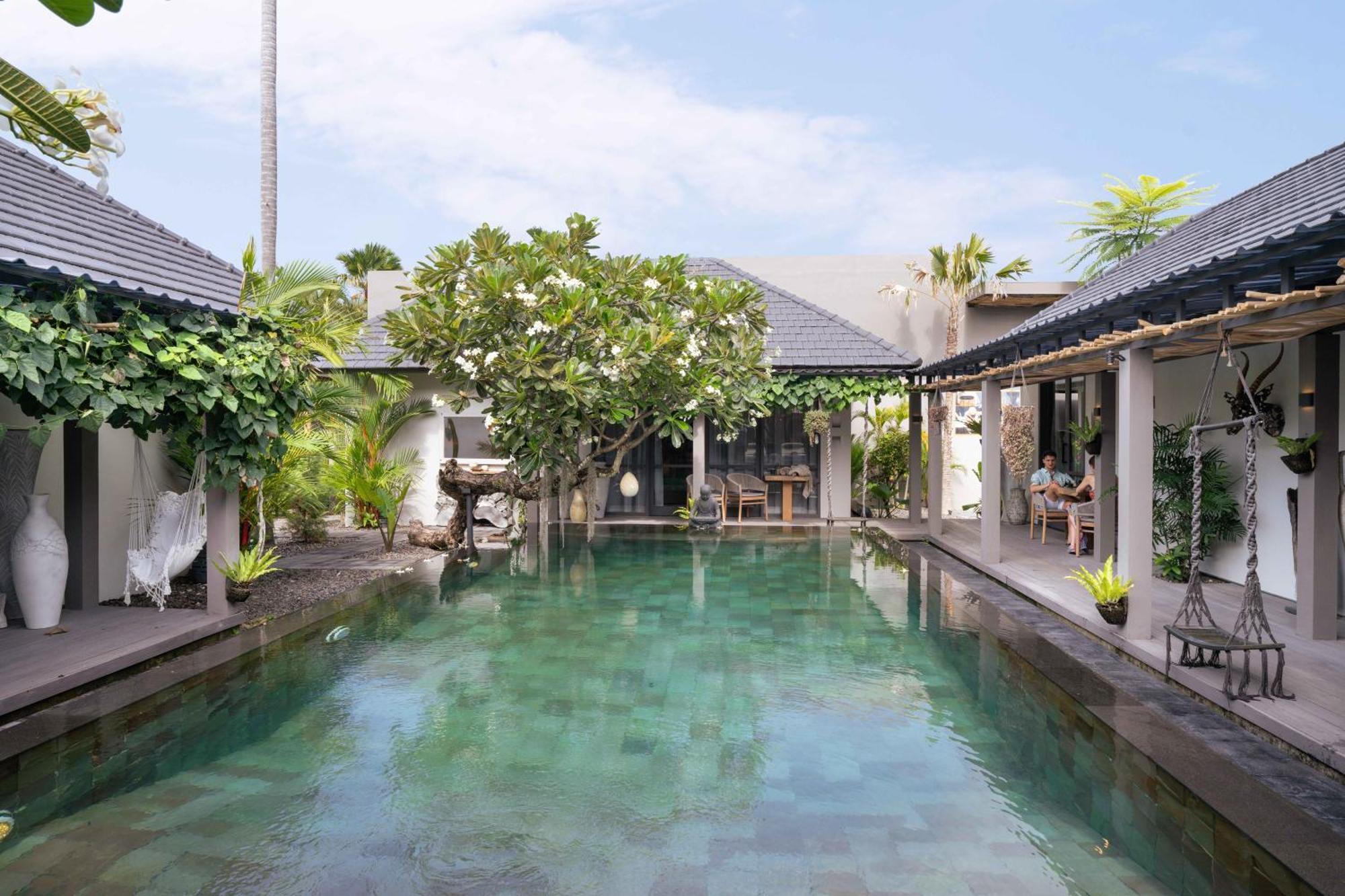 Studio Pool View,1506984736:JPEG