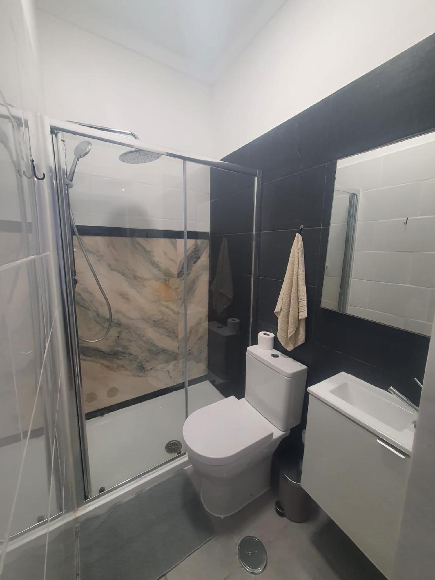 Habitación Doble con baño privado - 2 camas