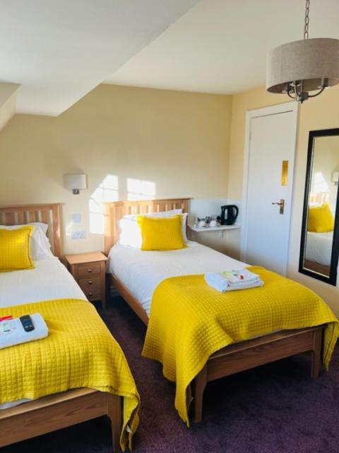 Twin Room,1516356613:JPEG