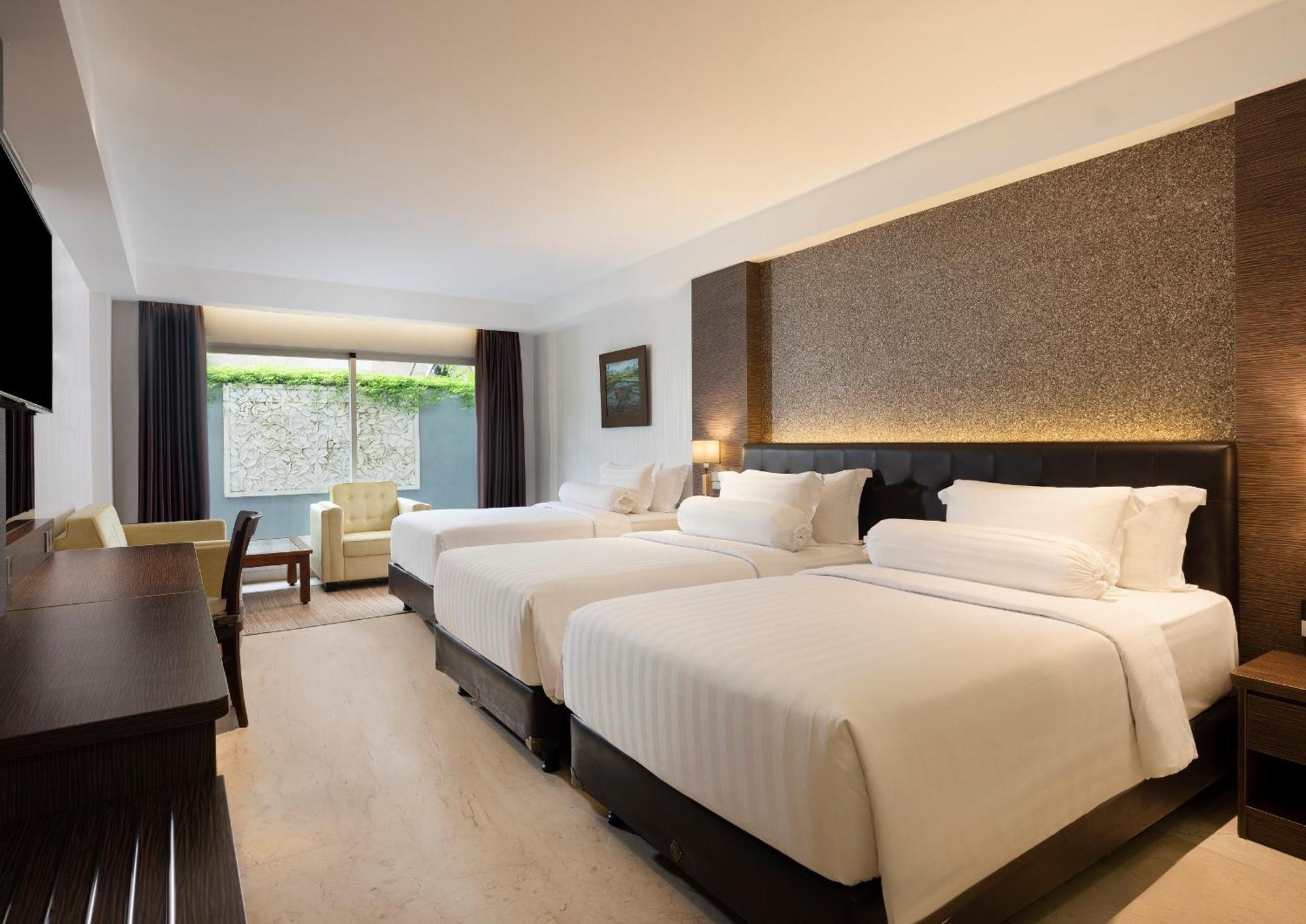 Deluxe Family King Room daily shuttle to Ubud City Photo Session Art Gallery Visit 24-hour access to Fitness Center Welcome Drink Kids Activities,1634444872:JPEG