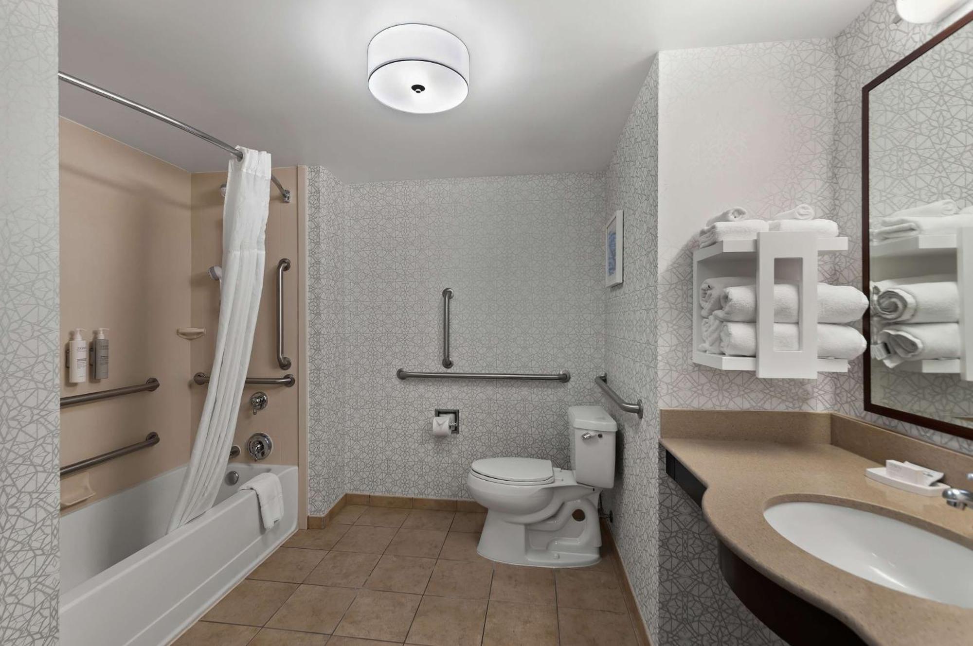 Queen Room with Two Queen Beds - Mobility and Hearing Access/Non-Smoking