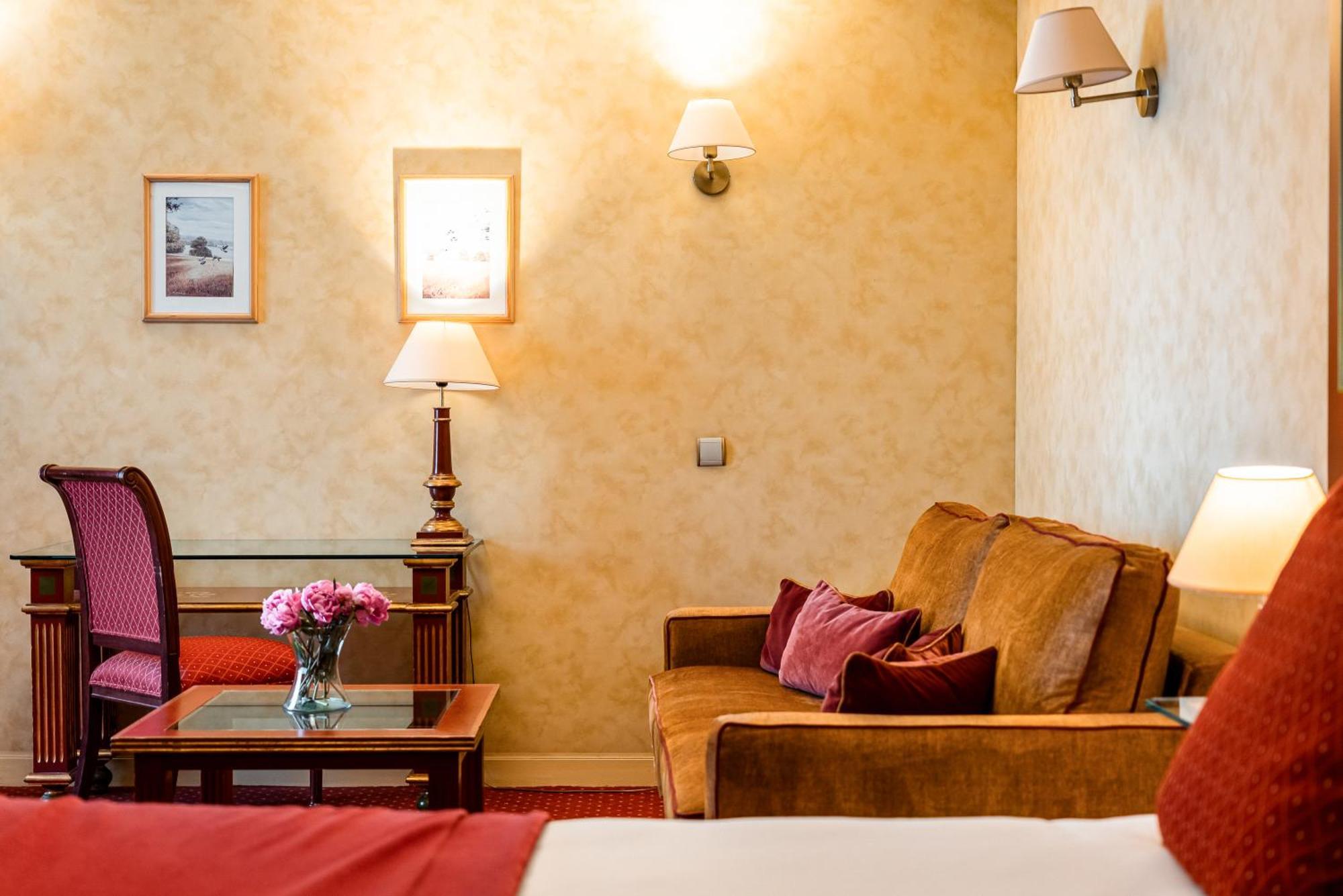 Junior Suite VIP Services,1708515073:JPEG