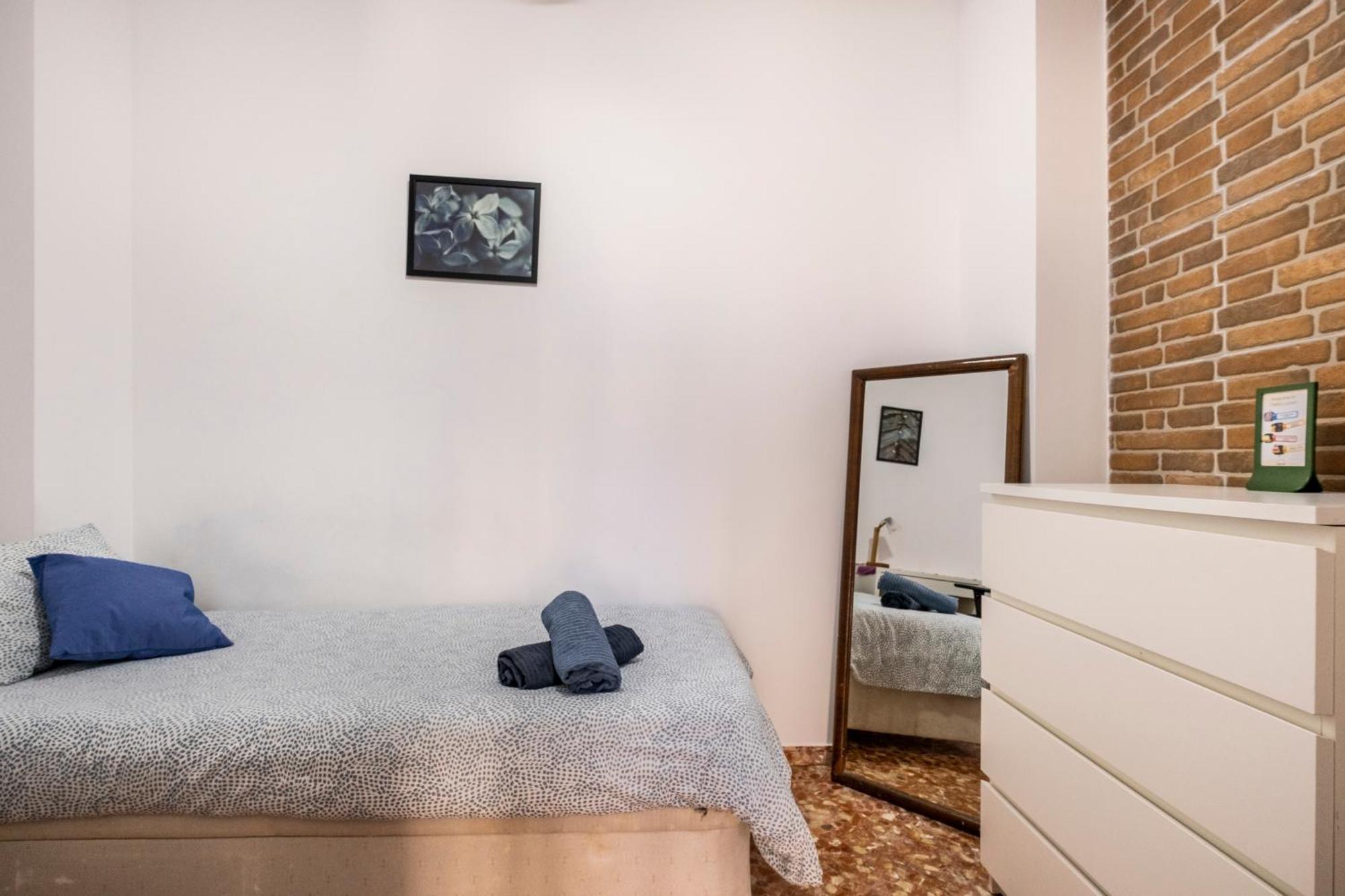 Single Room,1766523932:JPEG