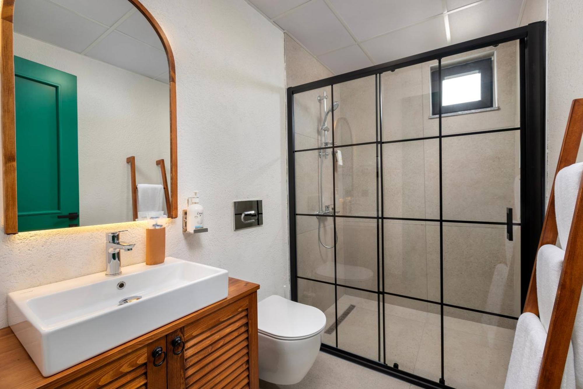 Suite Spa Bath,1540762126:JPEG