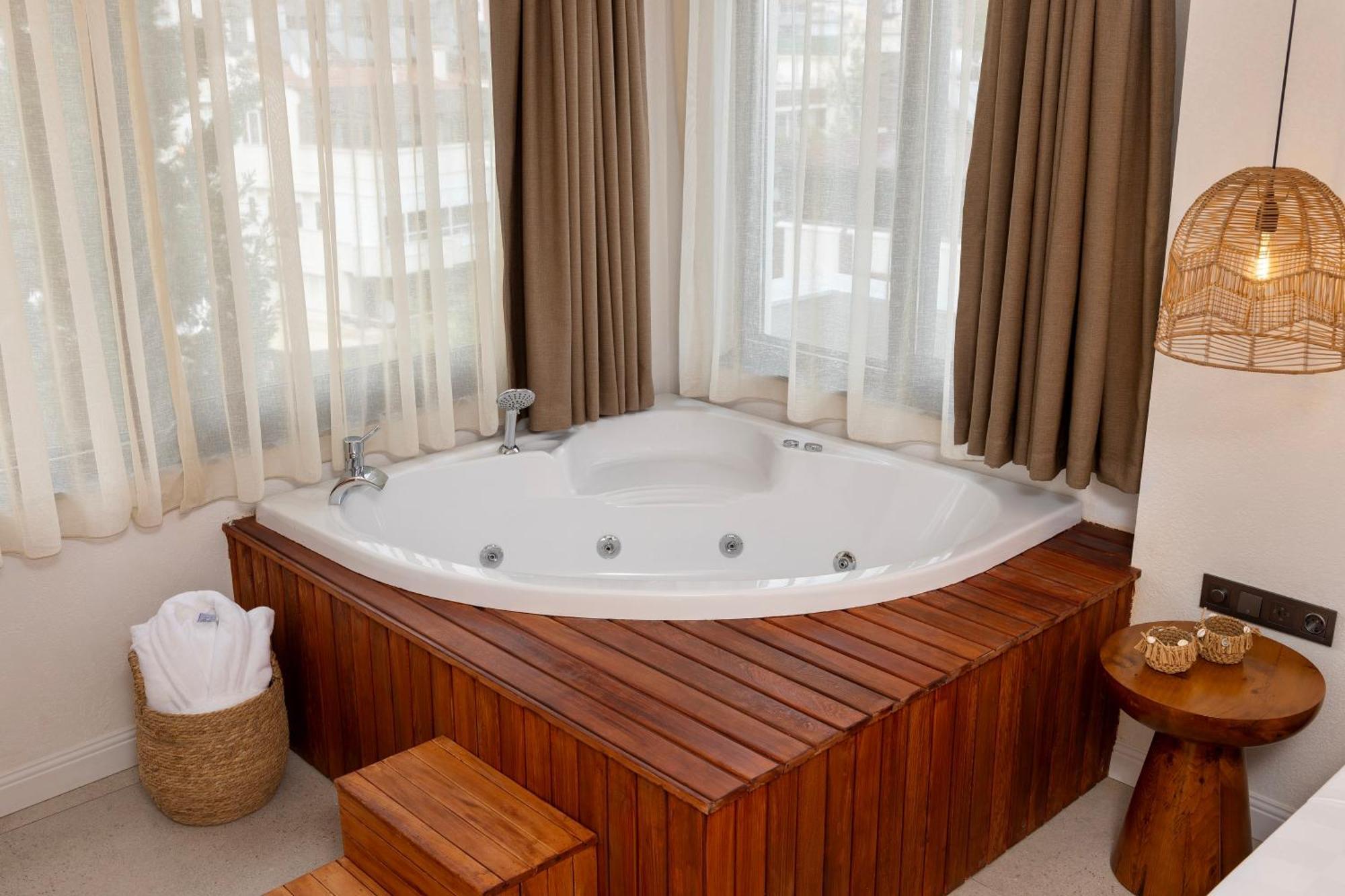 Suite Spa Bath