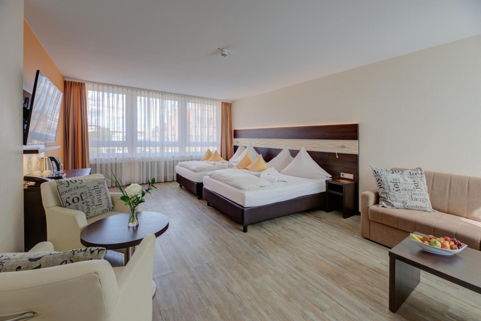 Twin Room,294275600:JPEG