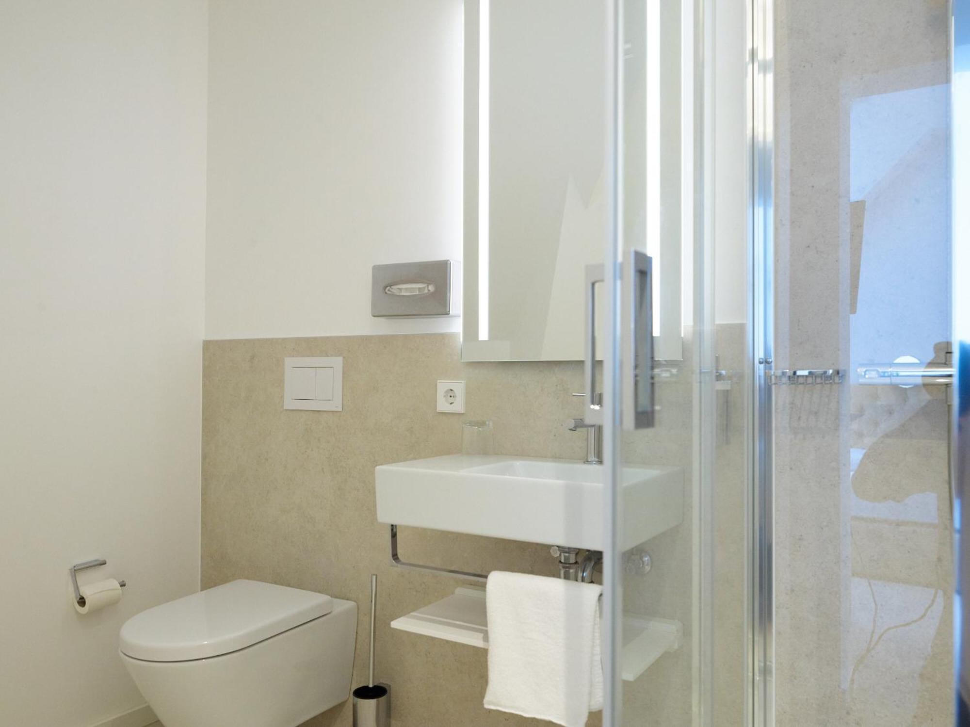 Single Room,1545261712:JPEG