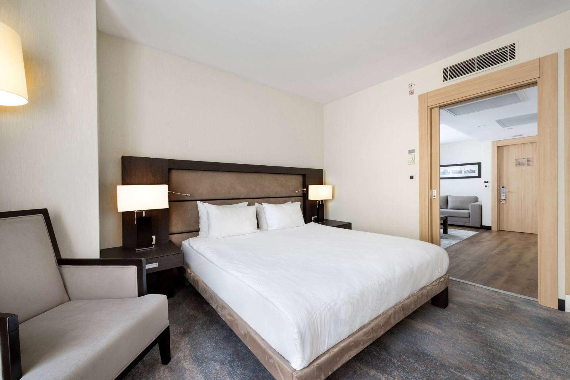 Junior Suite,1547302897:JPEG