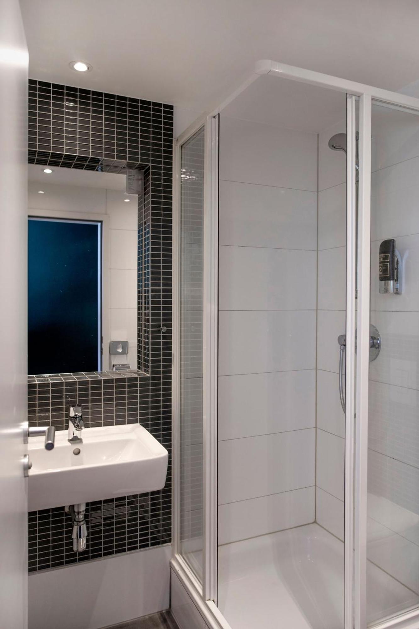 Standard Twin Room,1469987654:JPEG