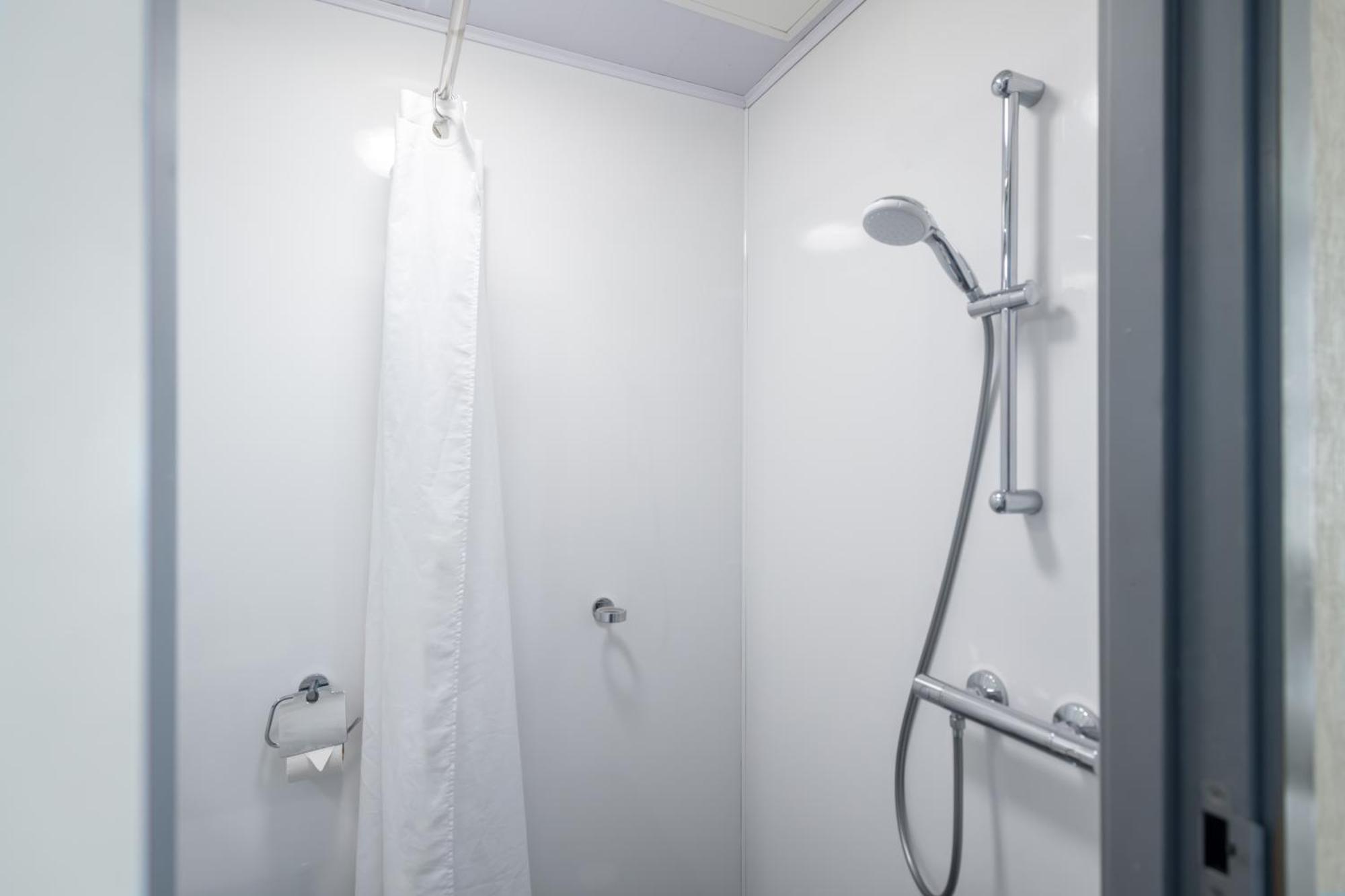 Twin Room,1686483372:JPEG