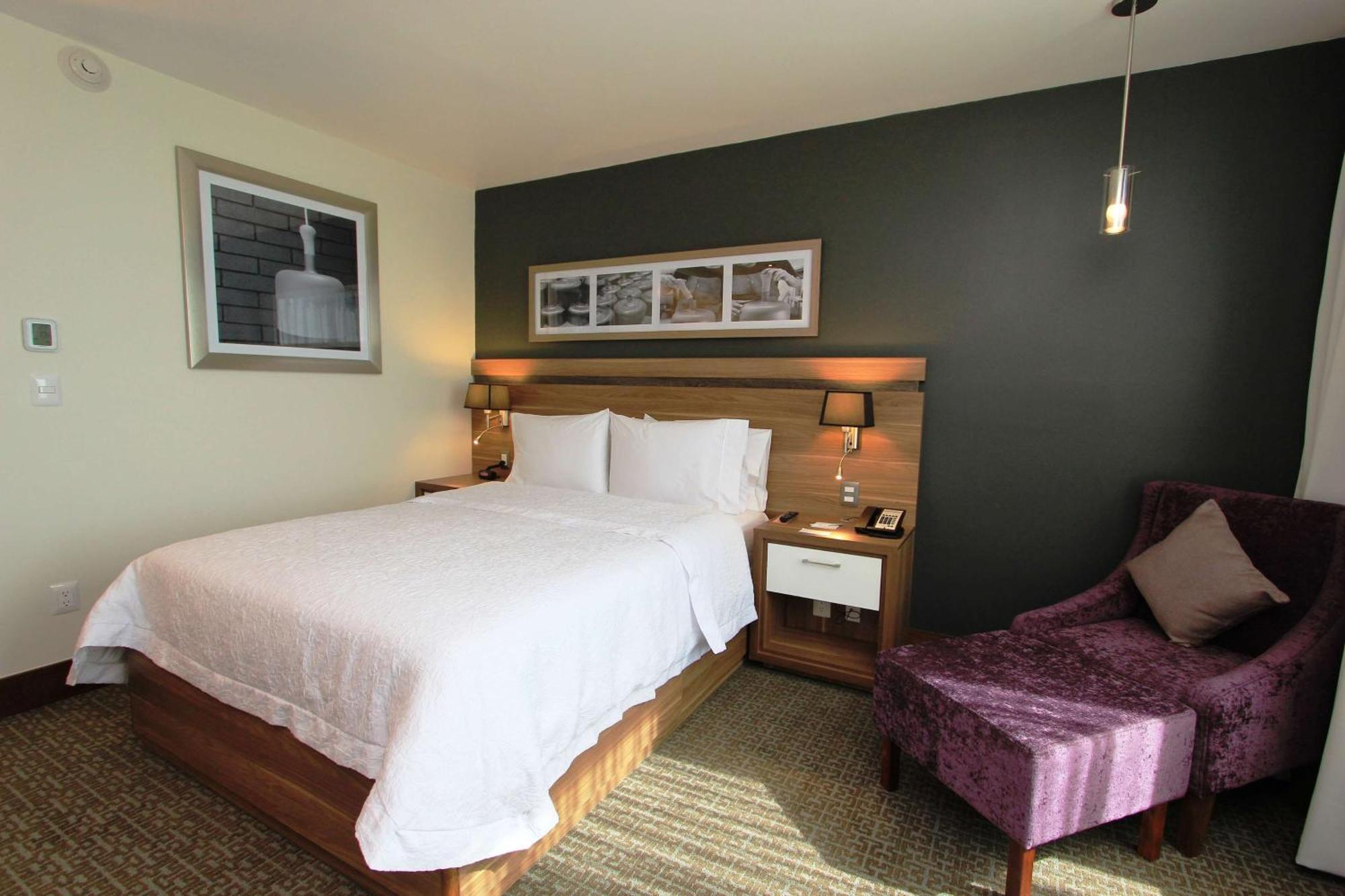 Queen Room,1280770192:JPEG